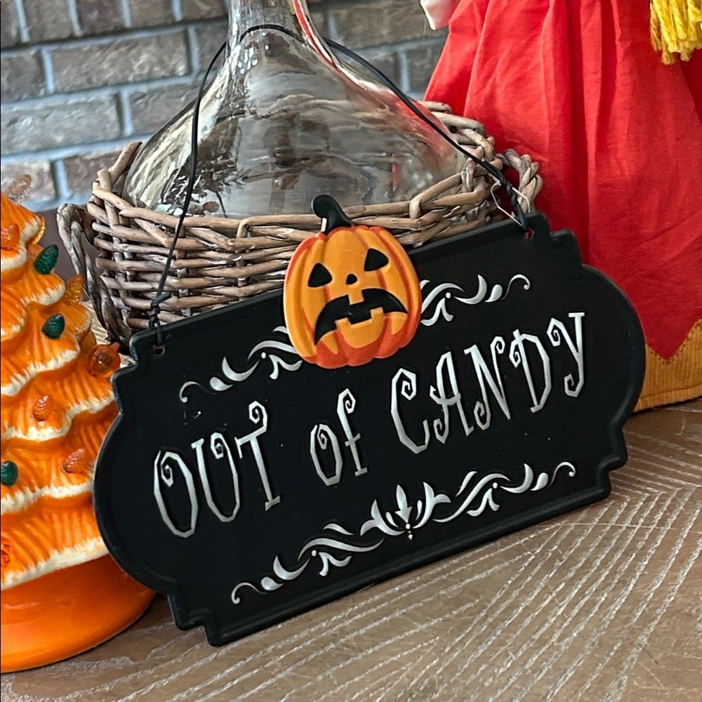 NEW! Halloween Trick or Treat Out of Candy Chalkboard Jack-o’-lantern Pumpkin - Picture 3 of 4